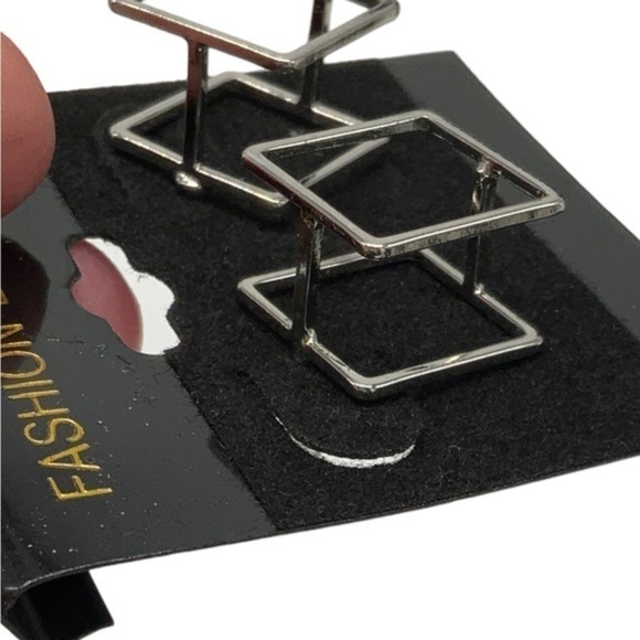 Gennaro silver tone 3D dimensional square earrings NWT - Picture 3 of 4